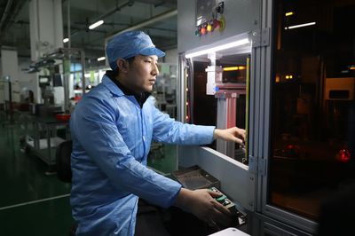 新春開(kāi)工進(jìn)行時(shí)|開(kāi)特電子:600名工人全部返廠鼓足干勁忙生產(chǎn),向新能源、智能網(wǎng)聯(lián)領(lǐng)域進(jìn)軍